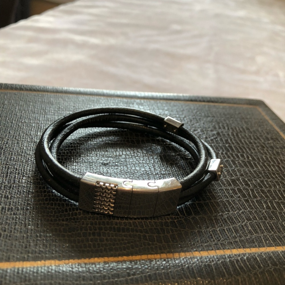 Leather & stainless steel bracelet